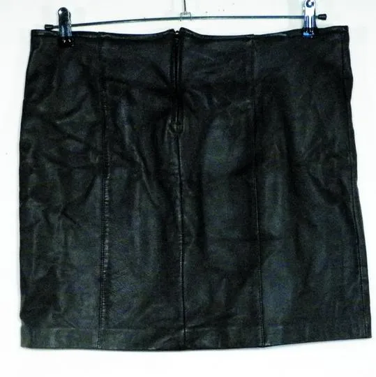 Jupe Noire Taille Estimée 42.