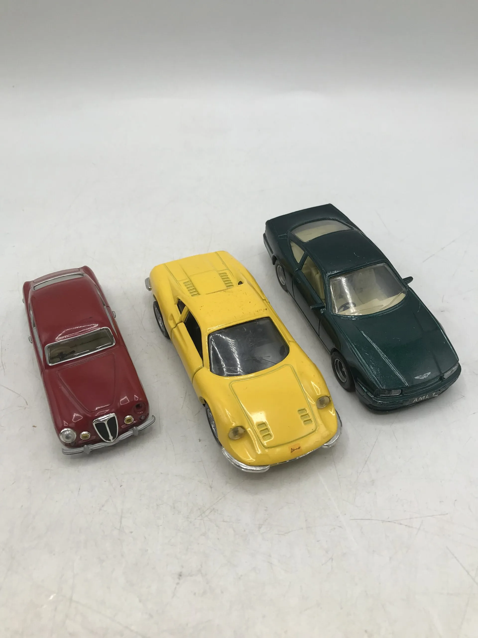 Lot de 11 voitures anciennes de collection - Ressourcerie Histoires Sans Fin