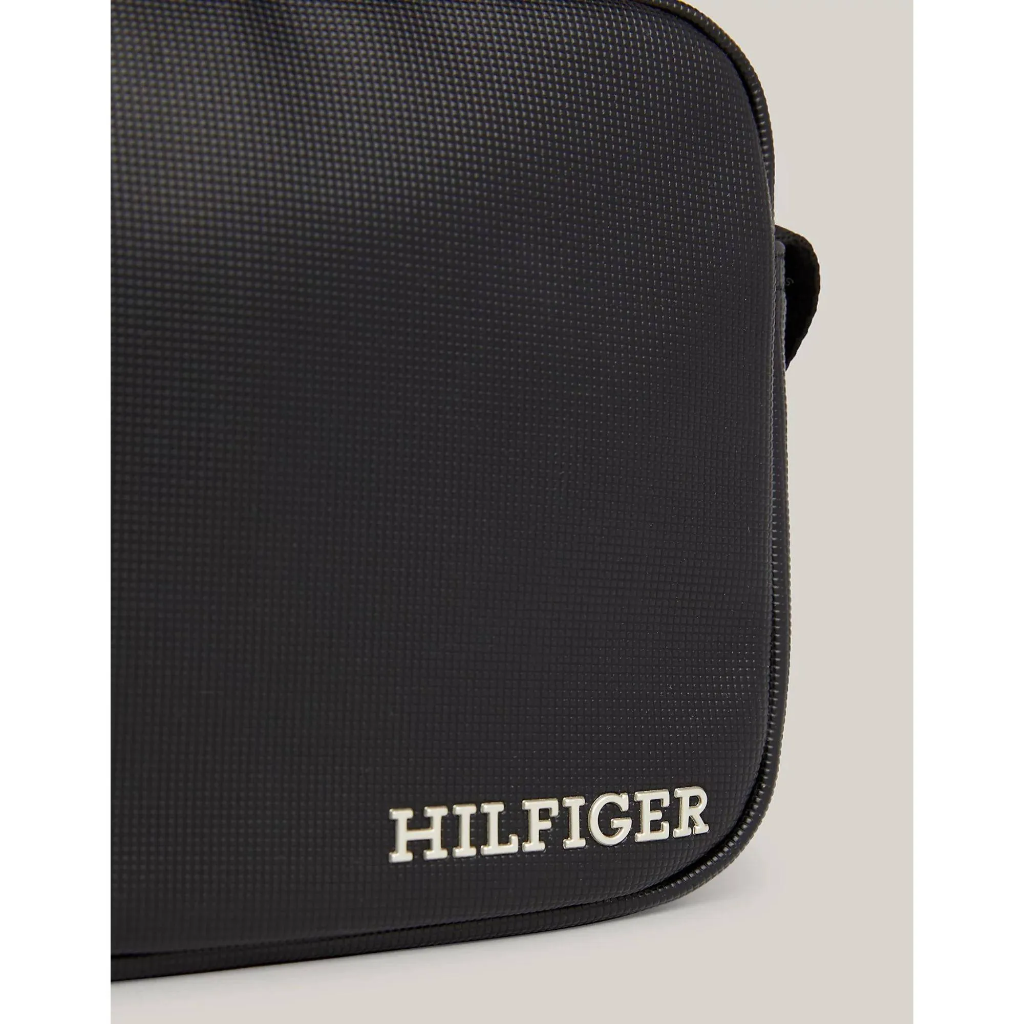 Petit sac bandoulière Tommy Hilfiger piqué AM0AM11780