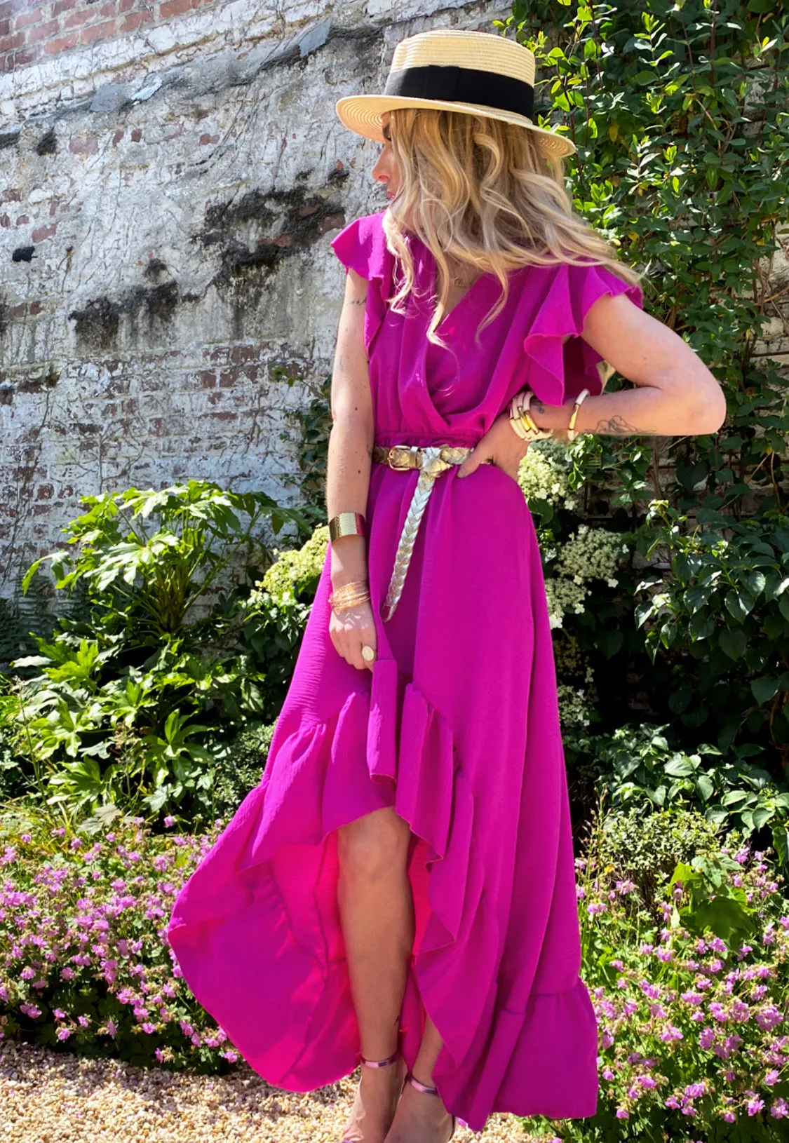 Robe fushia à volants asymétrique